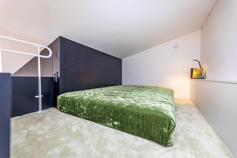 Bedroom 2, Kapitono tiltelis, Palangos