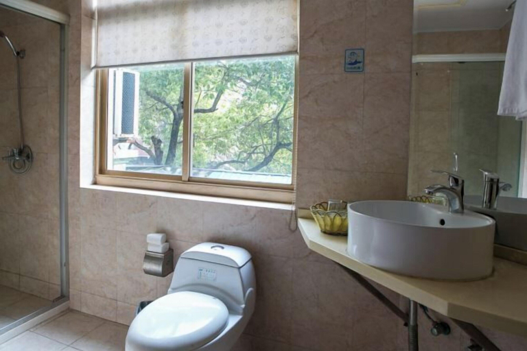 Bathroom, Jiangbin Hotel, Shaoxing
