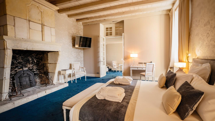 Bedroom 3, Abbaye De Villeneuve, Loire-Atlantique