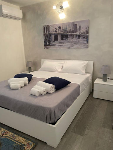 Others 5, B&b armonia, Lecce
