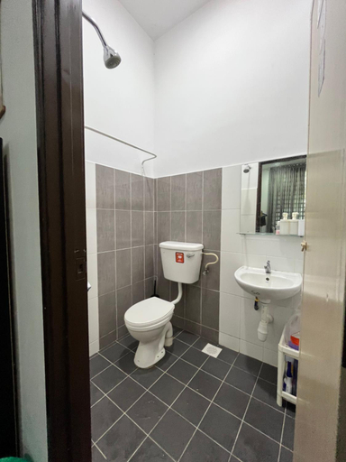 Bathroom 3, Aisyah's Homestay Kijal, Kemaman