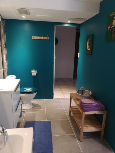 Bathroom 15