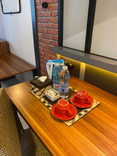 Food & Drinks