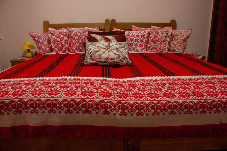 Bedroom 3, Nyiko Vendeghaz, Lupeni