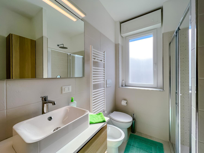 Bedroom, NUOVO BILOCALE IN CENTRO CON TERRAZZO E POSTO AUTO, Savona