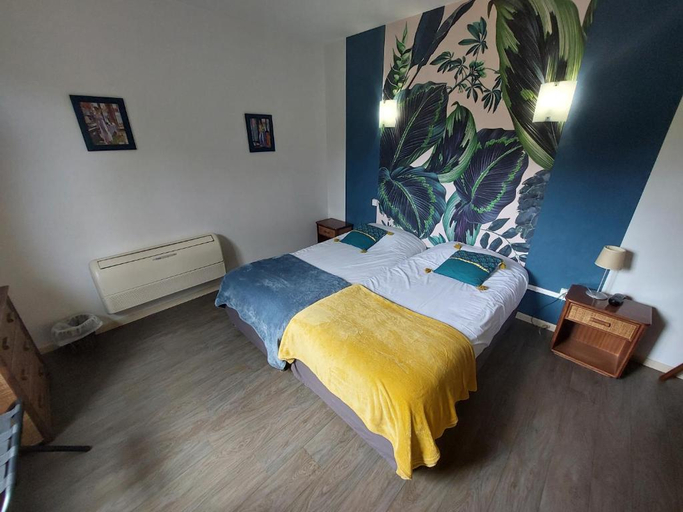 Bedroom 2, Hotel Chez Terrassier, Tarn-et-Garonne