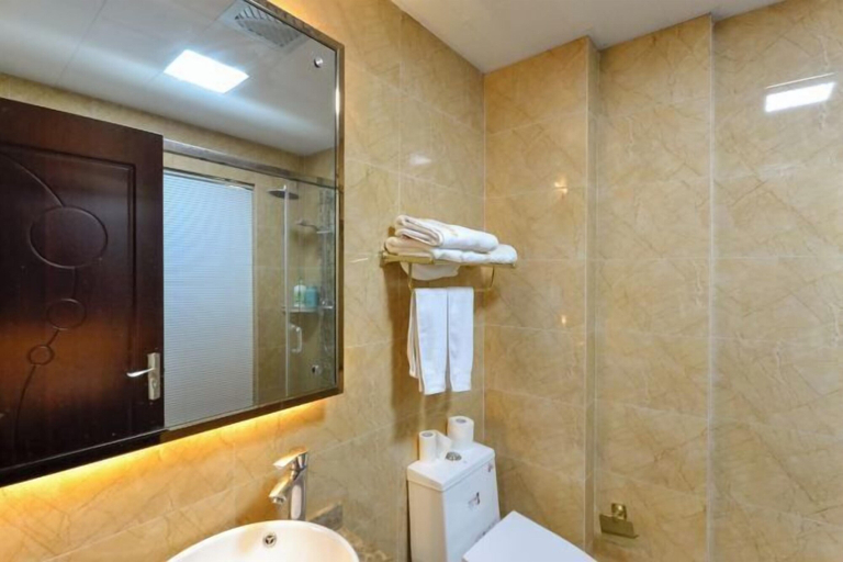 Bathroom 3, Xianju Baita Business Hotel, Taizhou