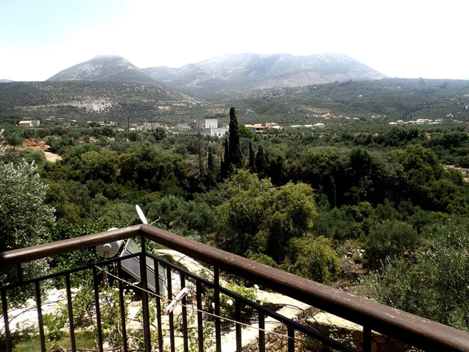 Others 4, To Palio, Peloponnese