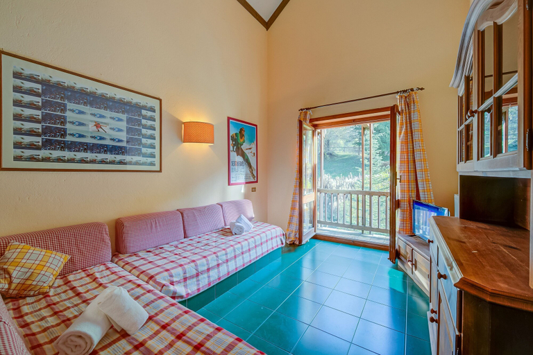 Room 4, Grange Hike Ski - 46D Sestriere, Torino