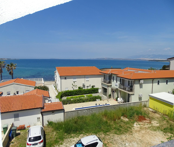 Others 4, Apartmani David, Vir