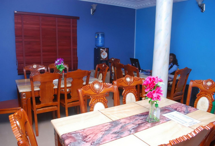 Food & Drinks, Owees Place-Guest Room, Surulere