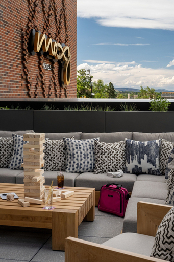Food & Drinks 5, Moxy Boulder University, Boulder