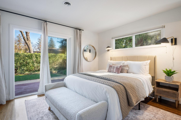 Bedroom 3, with Hot Tub & Detached Office, Modern 3BR in Napa! home, Napa