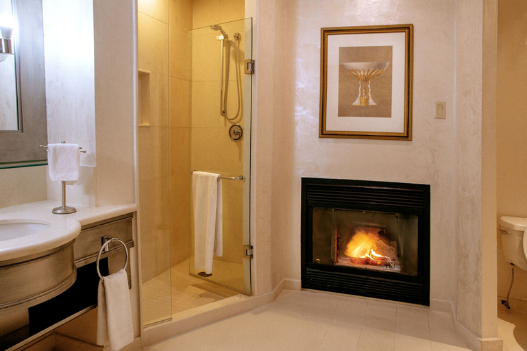 Bathroom 25