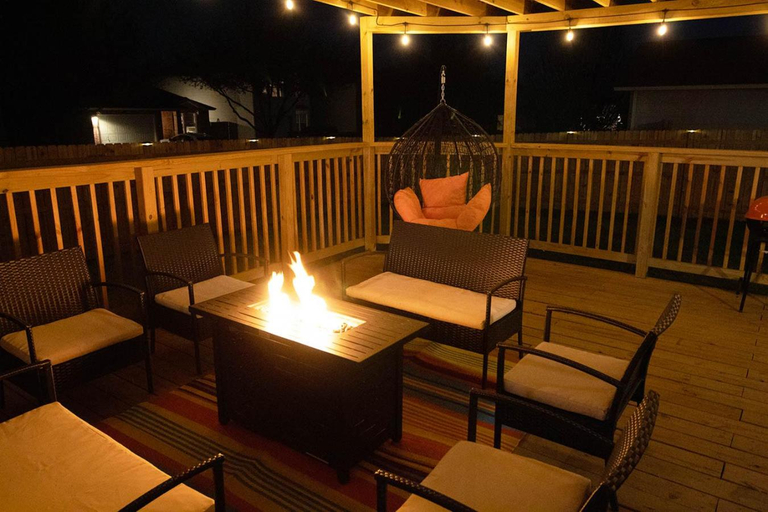 Others 4, Cozy Home - Self Check-In w/Spacious Deck, Bexar