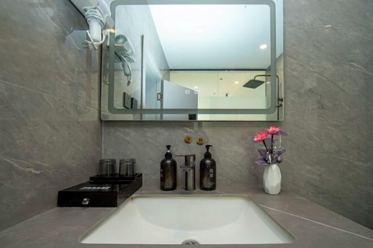 Bathroom 2, Lanyi E-sports Hotel (Lijiang Ancient City), Lijiang