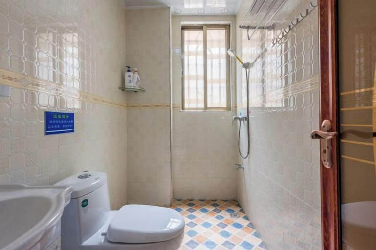 Bathroom 10
