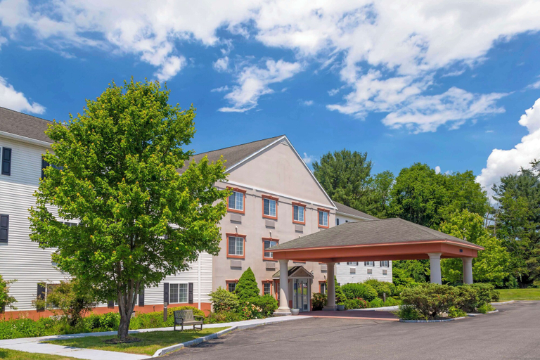 Exterior & Views 2, Best Western Plus Berkshire Hills Inn & Suites, Berkshire