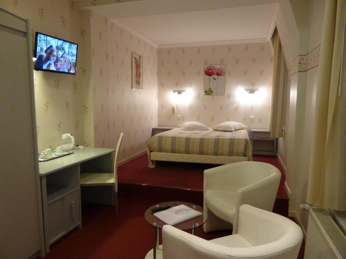 Bedroom 5, Hostellerie Saint Louis, Nord