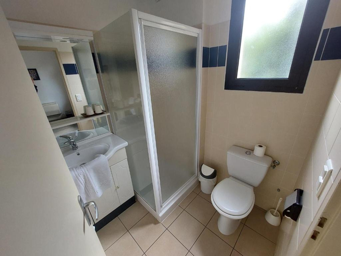 Bathroom 3, Hotel Chez Terrassier, Tarn-et-Garonne