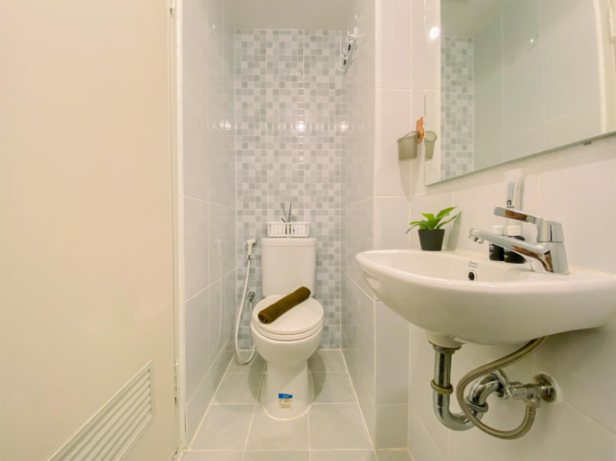 Bathroom 5, Simply and Restful Studio at Tokyo Riverside PIK 2 Apartment By Travelio, Tangerang