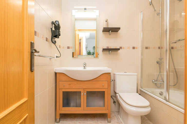 Bathroom 4, Bahia D or Plaza in Chiclana de la Frontera, Cádiz