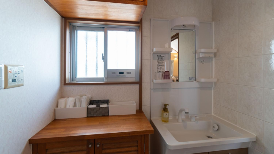 Bathroom 3, Guesthouse Akabana, Miyakojima