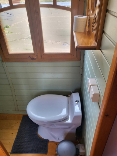 Bathroom 14