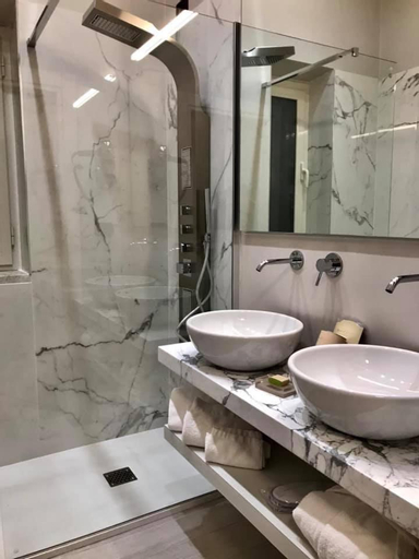 Bathroom 27