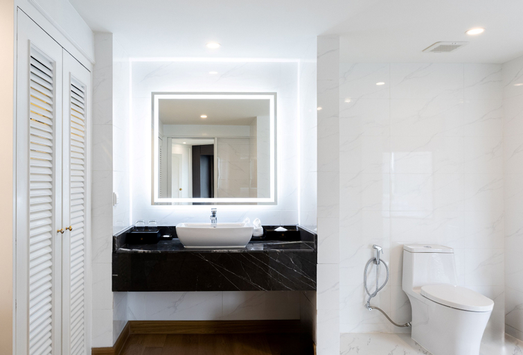 Bathroom 7