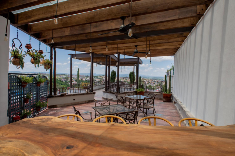 Food & Drinks, Casa Sollano 34, Allende