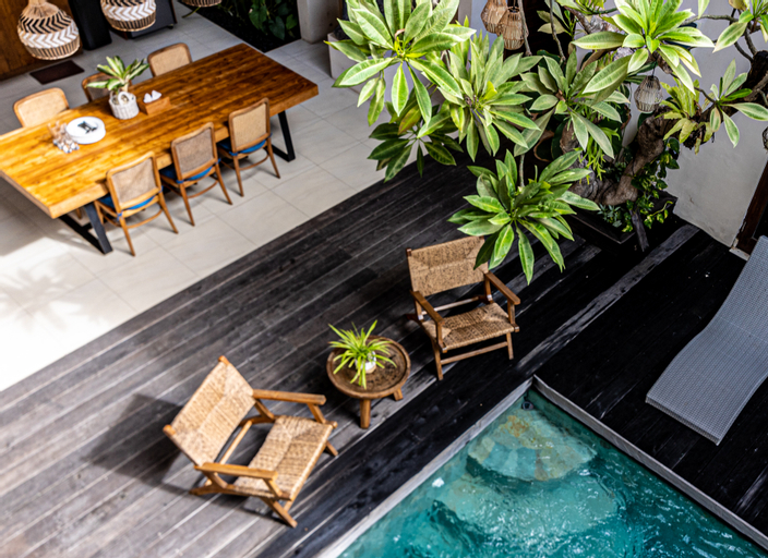 Swimming Pool 16