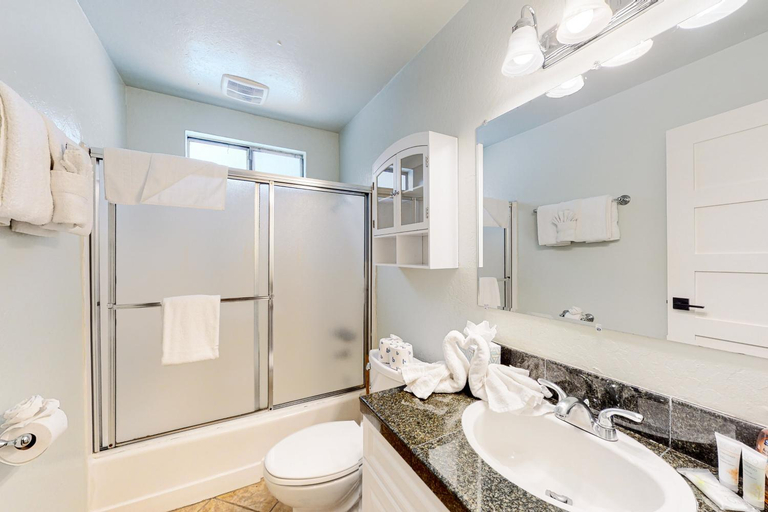 Bathroom 4, Mammoth View Villas 24, Mono