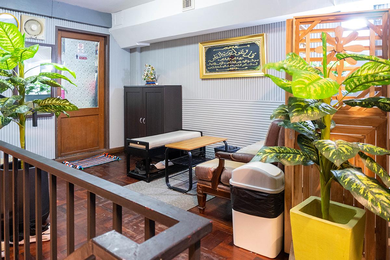 Public Area 2, Usman Halal Home, Khlong Toey