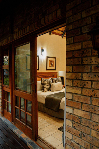 Bedroom 2, Inyamatane 227B Kruger Park Lodge, Ehlanzeni