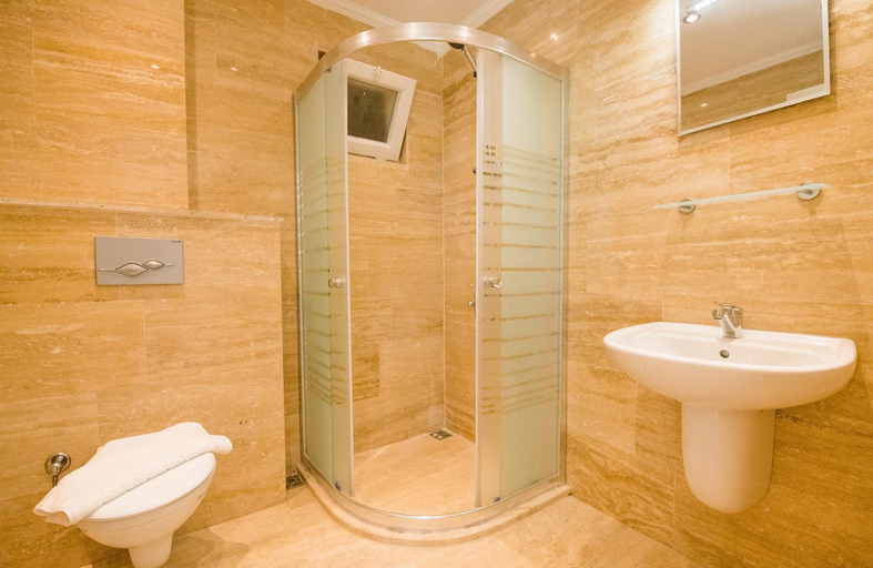 Bathroom, Garden Court Apartments, Kaş