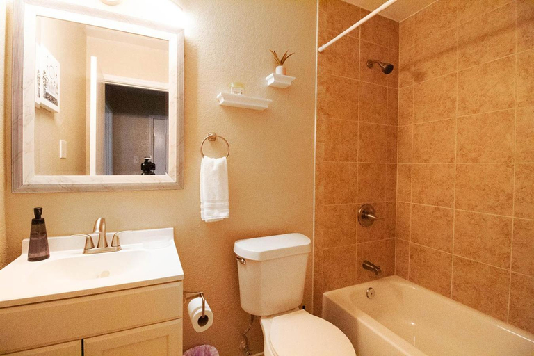 Bathroom 3, Cozy Home - Self Check-In w/Spacious Deck, Bexar