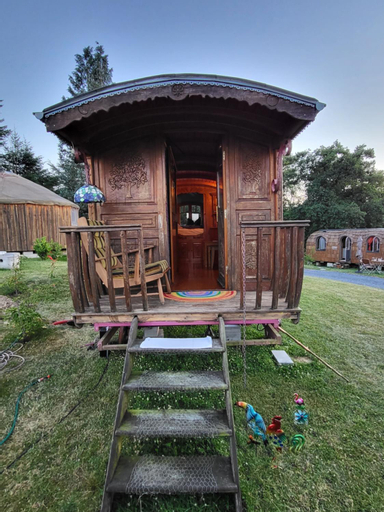 Exterior 2