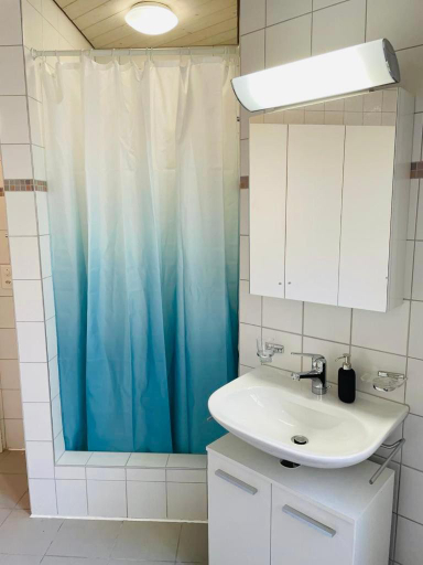 Bathroom, Apartment Marktplatz 2, Basel
