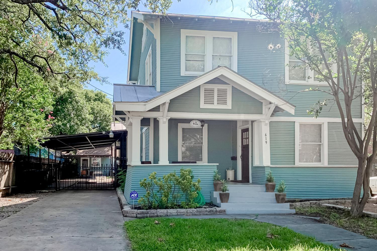 Others 4, The Cedar House, Bexar