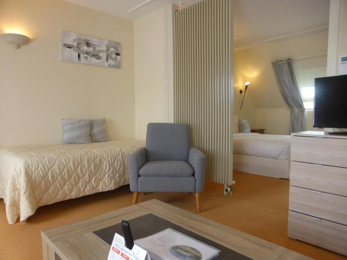 Bedroom 2, Hostellerie Saint Louis, Nord