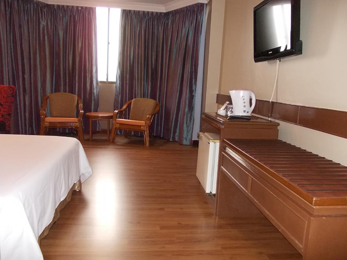 Bedroom 2, Hotel Grand Crystal, Kota Setar