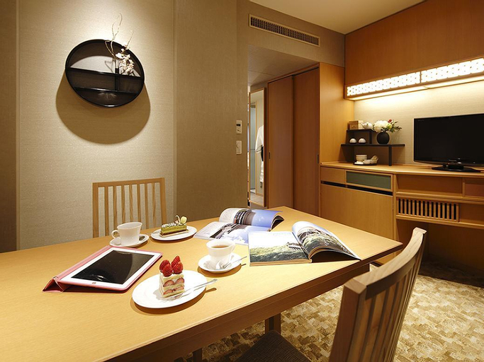 Dining Room 8