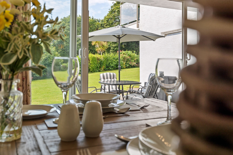 Food & Drinks, Harbour Reach - Close to Beach Parking, Pembrokeshire