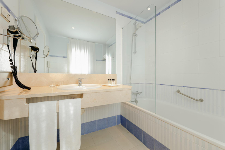 Bathroom 4, Abba Euskalduna Hotel, Vizcaya
