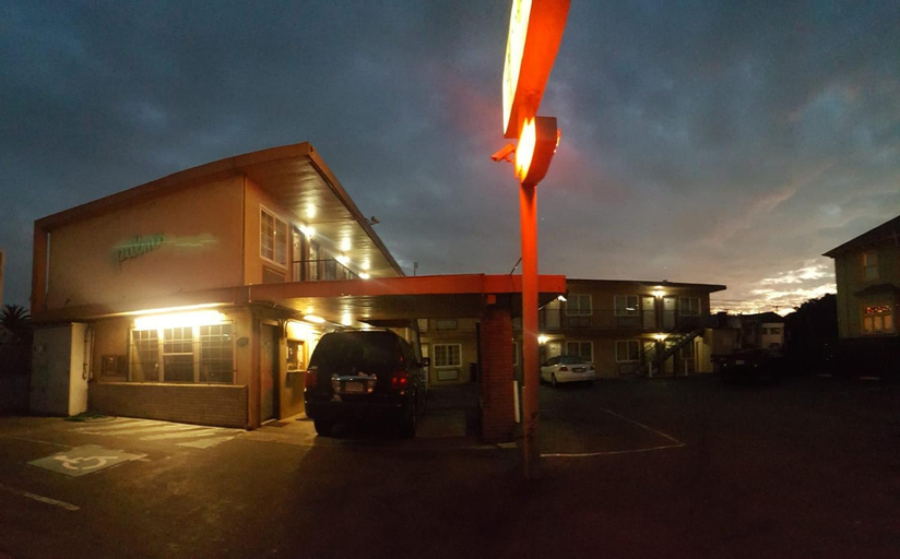Palms Motel, Alameda