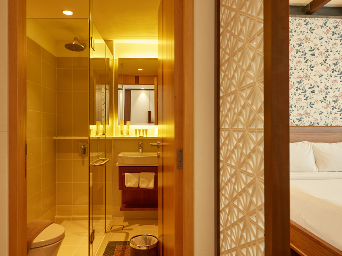 Bathroom 18