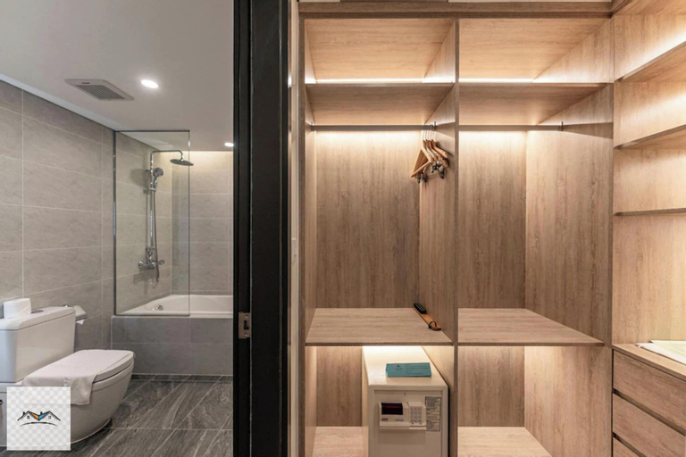 Bathroom 17