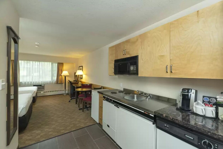 Others 5, Prestige Riverside Lodge, Cariboo