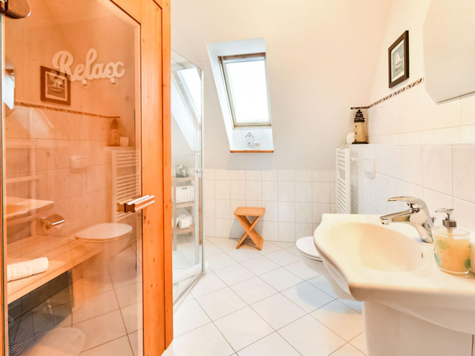 Bathroom 3, Modernes Ferienhaus in Thorstorf mit Sauna, Nordwestmecklenburg